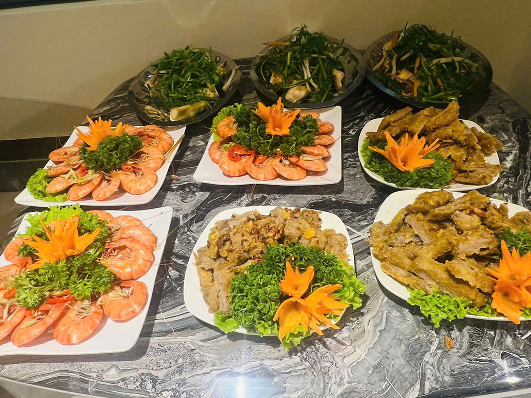 Buffet lưu động ở Hoàng Mai