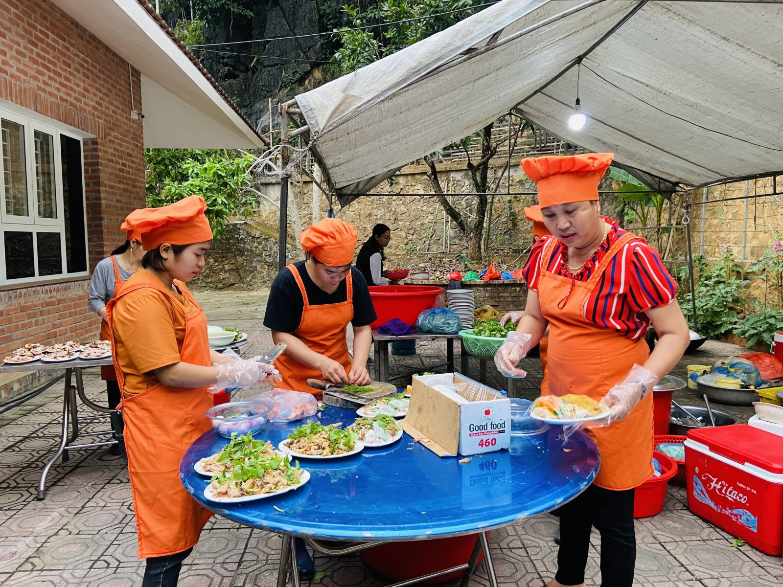 Dịch vụ buffet ở Thịnh Liệt