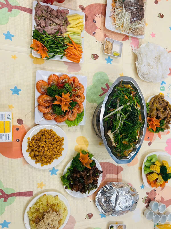 Buffet lưu động ở Thịnh Liệt