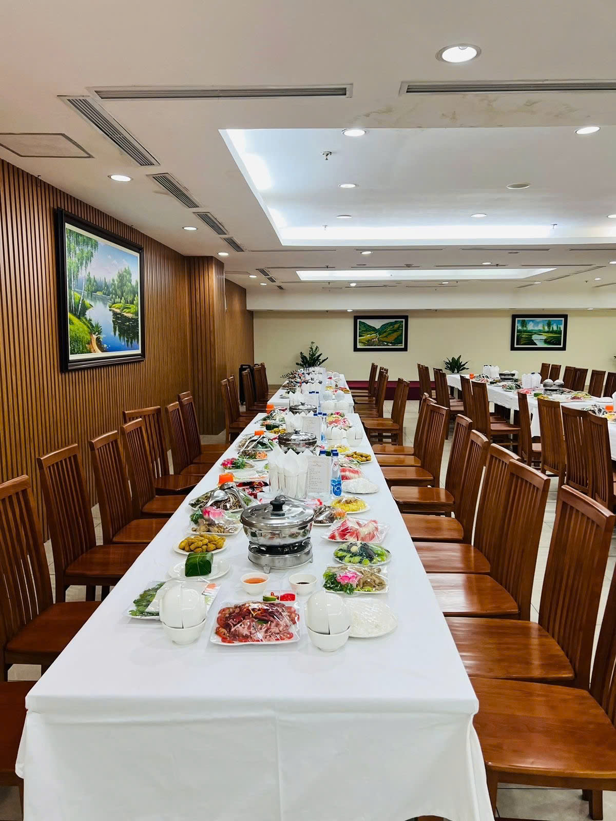 Đặt cỗ giỗ ở Thịnh Liệt