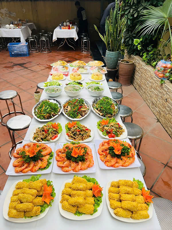 Đặt cỗ trung thu ở Thịnh Liệt