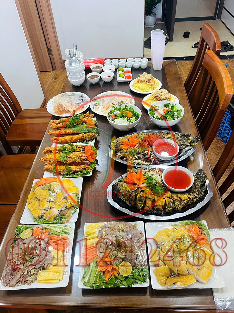 Đặt cỗ 8 tháng 3 ở Thịnh Liệt
