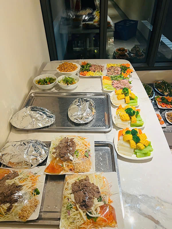 Buffet tại nhà ở Giáp Bát
