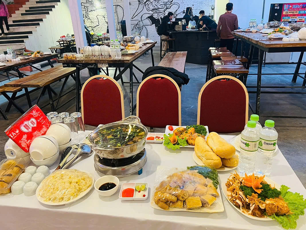 Đặt cỗ sinh nhật ở Giáp Bát