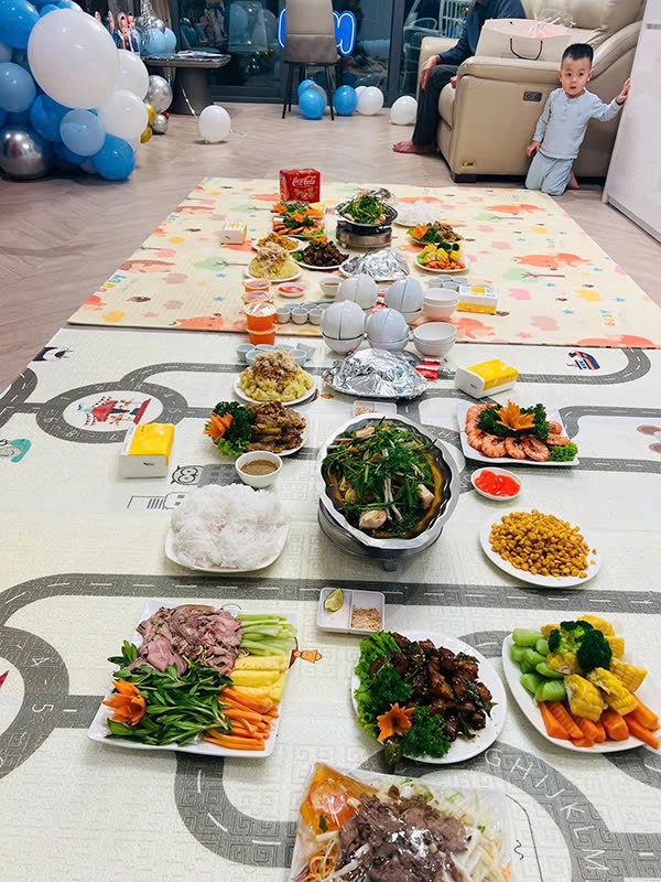 Buffet tại nhà ở Vĩnh Hưng