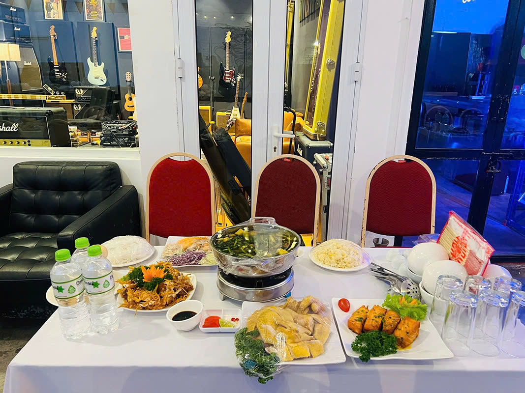 Đặt cỗ 20 tháng 10 ở Giáp Bát