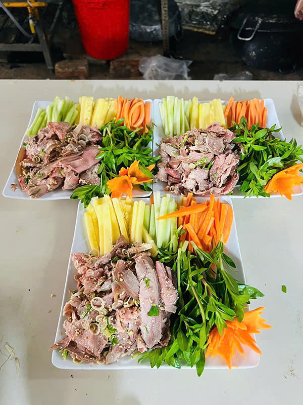 Buffet cho sinh viên ở Giáp Bát