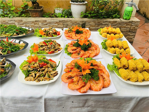 Ảnh Đặt cỗ trung thu ở Giáp Bát